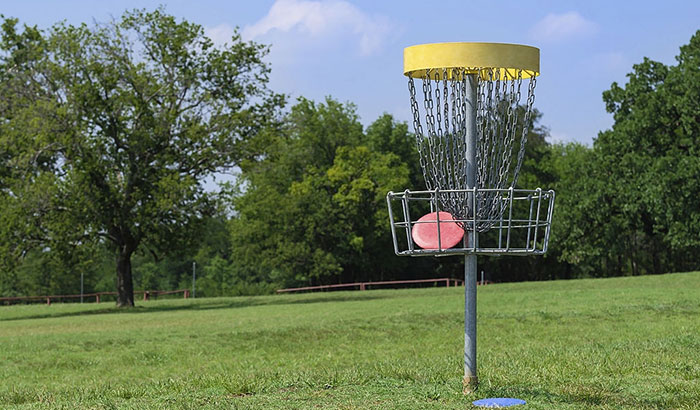 disc golf vs. frisbee